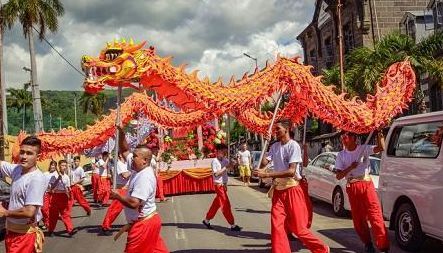 非洲岛国毛里求斯不仅将华人印在货币上FB体育 FB体育平台而且和中国一样过春节(图2)