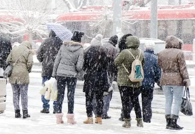 FB体育 FB体育平台明日3-6号大暴雪断崖式降温登场2023年春节冷到哭？农谚咋说(图3)