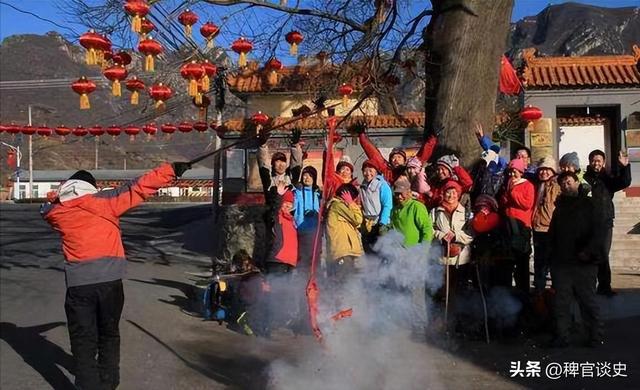 FB体育 FB体育平台官媒点评：燃放烟花爆竹禁止“一刀切”！今年春节还能放鞭炮吗？(图15)