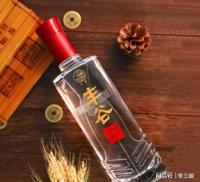 2023春节选酒碰上这3FB体育 FB体育平台款酒别手软好喝不贵自饮送礼都很合适(图11)