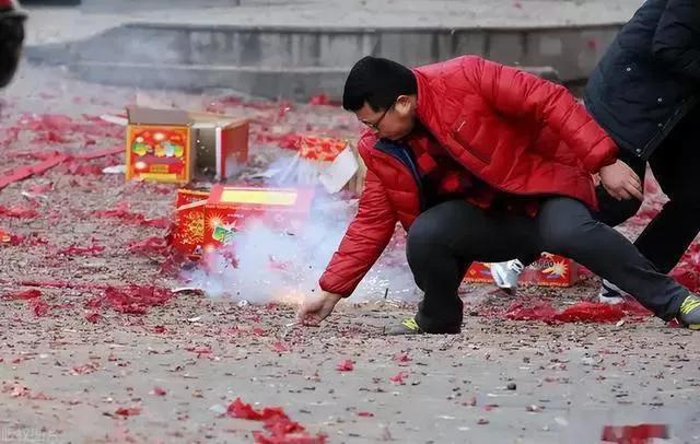 春节多地不让放炮能支持但不理解。难道就天天过着洋人的节日？FB体育 FB体育平台(图2)