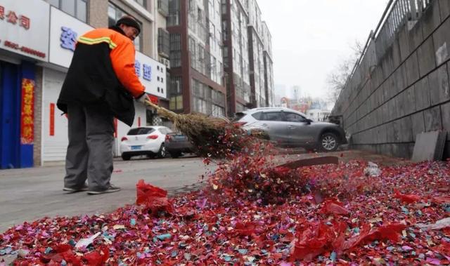 FB体育 FB体育平台春节将至全国多地颁布燃放烟花爆竹禁令中国传统文化正在消亡？(图11)