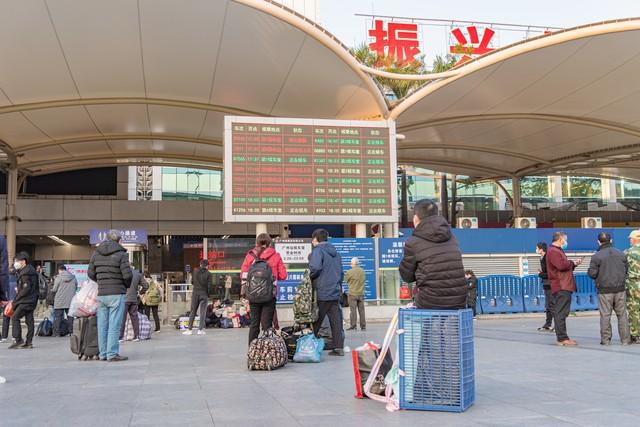 全国都已经FB体育 FB体育平台放开了居然还有个别地方倡导春节非必要不返乡(图2)