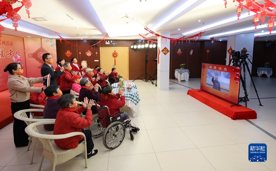 习春节前夕视频连线看望慰问基层干部群众 向全国各族人民致以新春的美好祝福FB体育 FB体育平台(图8)