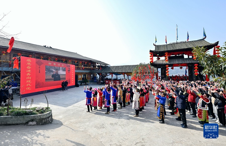 习春节前夕视频连线看望慰问基层干部群众 向全国各族人民致以新春的美好祝福FB体育 FB体育平台(图16)