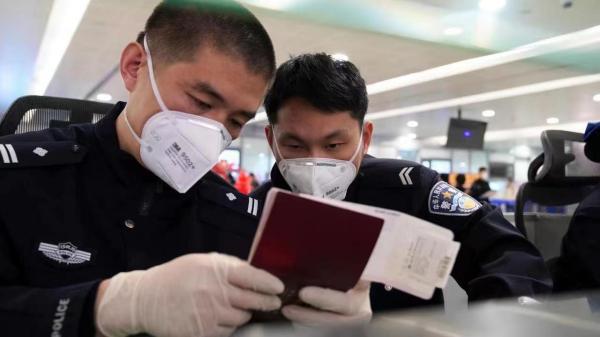 春节我在岗守卫东大门！上海机场移民管理警察保障空港口岸安全畅通FB体育 FB体育平台(图3)