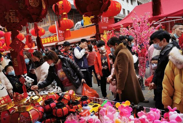 FB体育 FB体育平台2023年国家“法定节假日”迎来“新调整”？将实行2取消1增加？(图2)