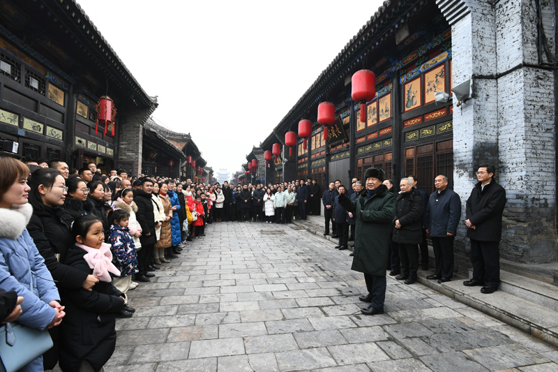 习春节前夕赴山西看望慰问基层干部群众FB体育 FB体育平台 向全国各族人民致以美好的新春祝福(图13)