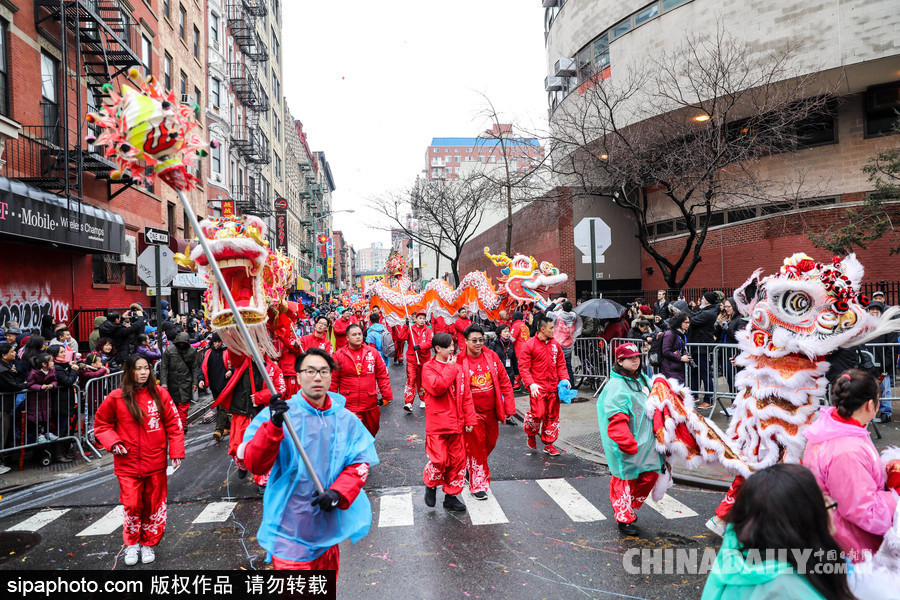 FB体育 FB体育平台纽约唐人街迎接农历新年 中国传统元素浓郁(图2)