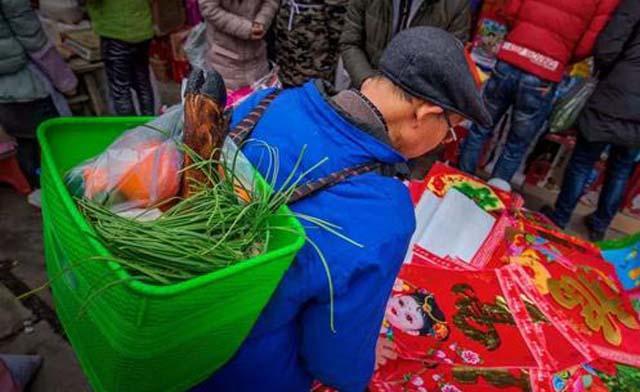 中国人年货FB体育 FB体育平台都买什么？现在的人买吃的80、90年代就完全不一样了(图3)