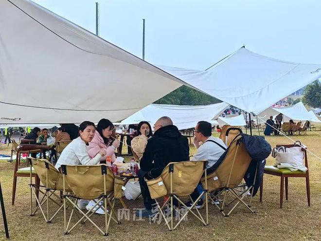 FB体育 FB体育平台春节假期倒计时！抓紧时间到川南大草原“撒欢”哟(图1)