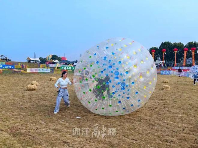 FB体育 FB体育平台春节假期倒计时！抓紧时间到川南大草原“撒欢”哟(图6)