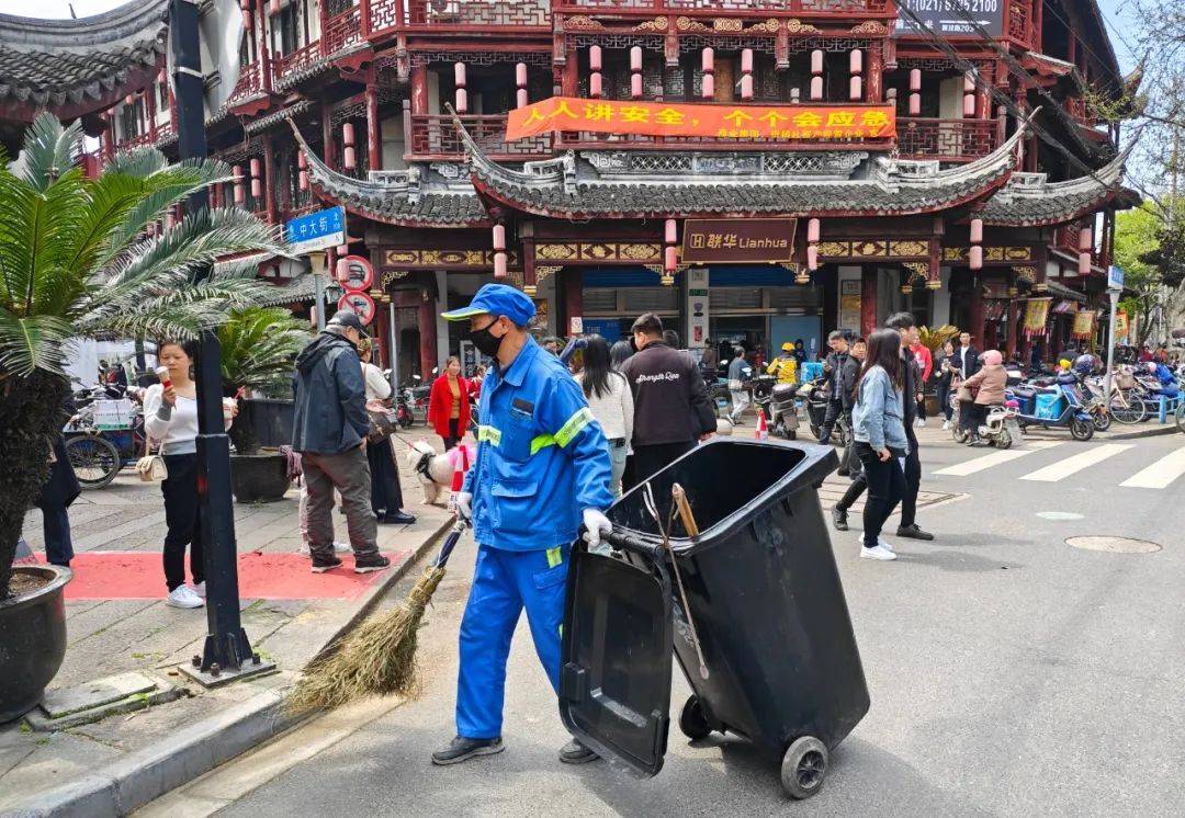 FB体育 FB体育平台清明假期人潮涌动！枫泾古镇迎来春节后第一波旅游高峰→(图2)