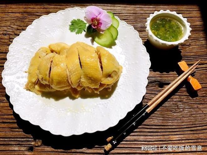 FB体育 FB体育平台《白切鸡：美食的诗意与文化传承(图1)