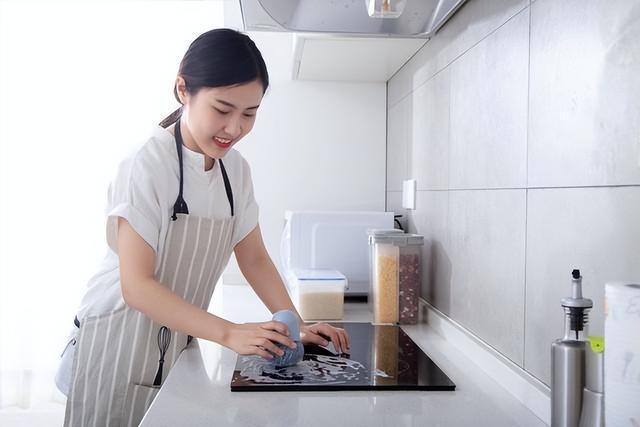 那年除夕妈妈给一流浪男孩一盘饺子从那以后每年春节他都来我家FB体育 FB体育平台(图4)