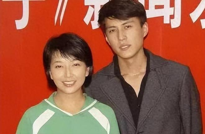 FB体育 FB体育平台婆婆住院三个儿媳妇只来一个出院后儿媳：咱俩两清了！(图13)