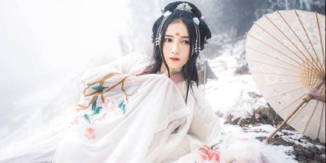 FB体育 FB体育平台受古诗词雪中之美情(图1)